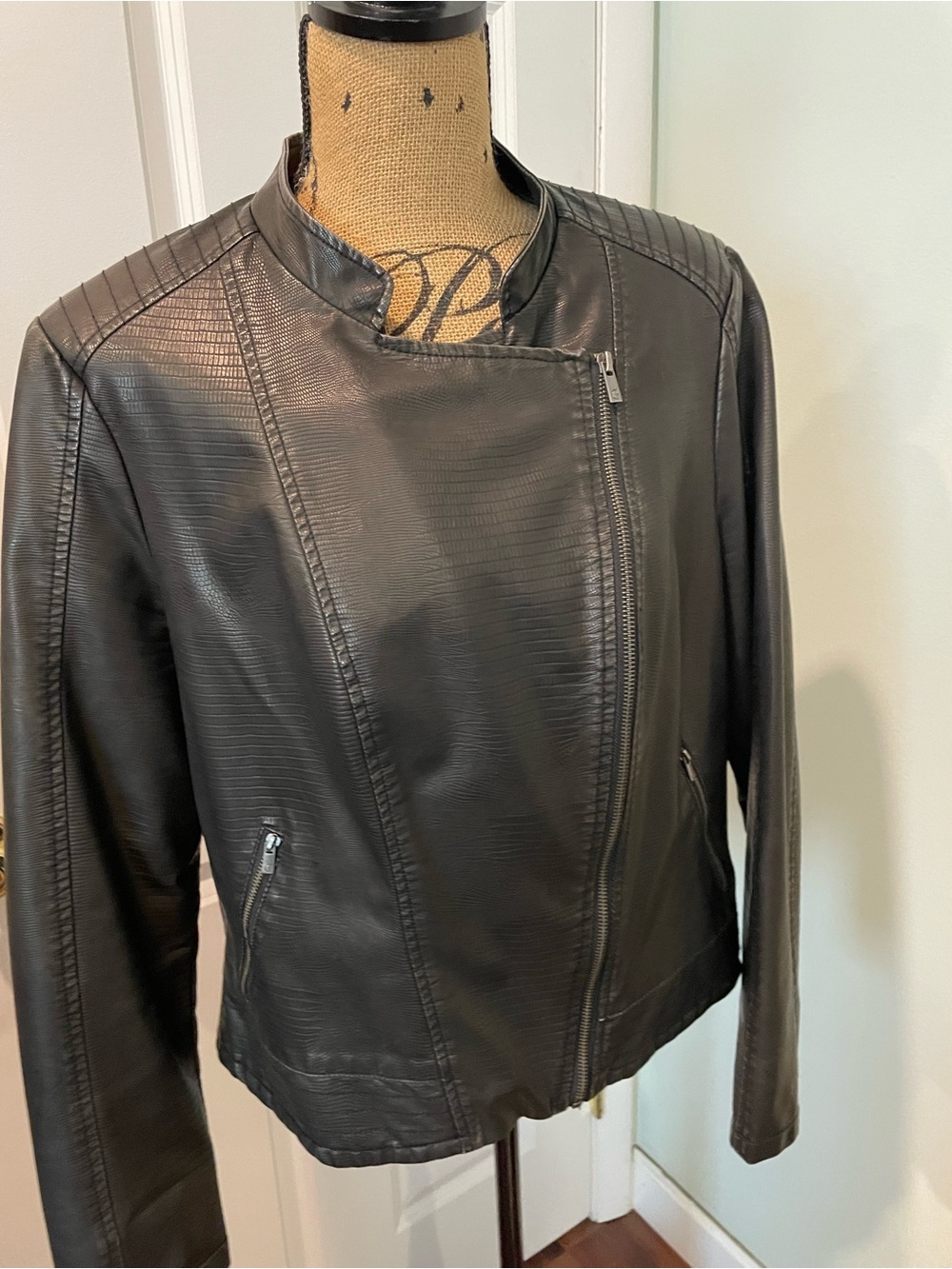 G by Giuliana Black Faux Leather Asymmetrical Jacket - Picture 6 of 8